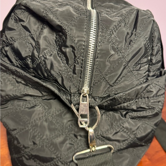 Madden Girl Quilted Weekend Tote / Travel Bag — Like New - Picture 10 of 15